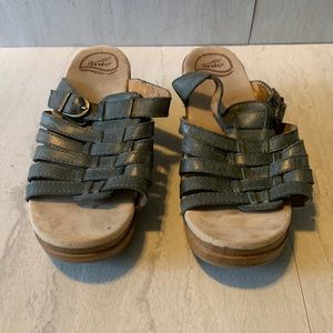 Dansko Lacey Slide Tooled Strappy Blue Leather Summer Flat Sandals Size 7.5